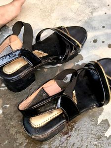 Stylish Black Flats