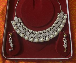 Pearl Necklace And Earing Beautiful Peice