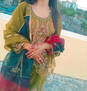 Pakistan full dress