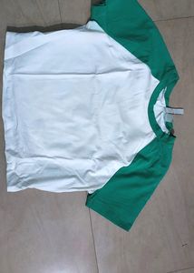 Green Cropped T-shirt, With Round Neckline And Raglan Sleeve