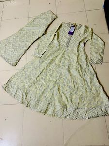 Elegant Embroidered Kurti Pant Set