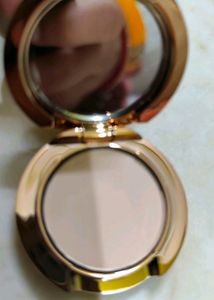 Charlotte Tillbury Airbrush Flawless Compact