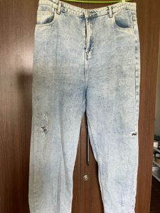 Sale ! Ripped Boyfriend Fit Jeans