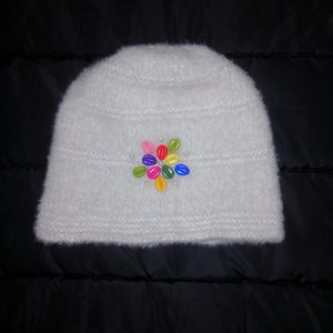 Handmade Woolen Caps, Made By Good Quality Of Wool And Attractive Colors & Design.