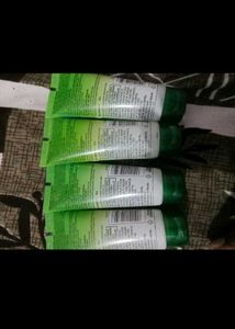 (4)Everyuth Neem Face Wash