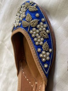Blue Embellished Juttis