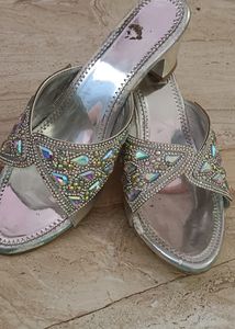 Sandals We Can Say 1kg Sai Kam