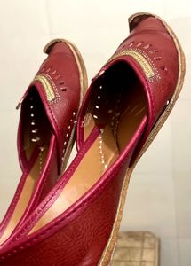 Maroon Ethnic Jutti