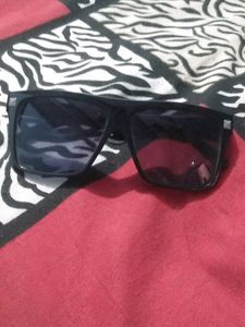 Goggles in Black Shade