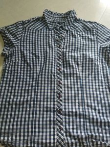 White And Navy Blue Checks XL Shirt