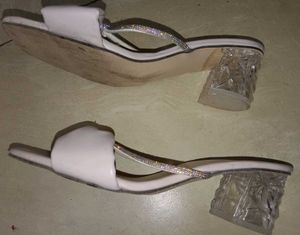 Cute Bow Detail Sandals