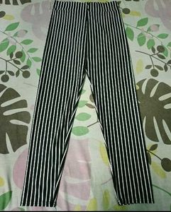 Basic Black Sports Bra&amp; Striped Pant