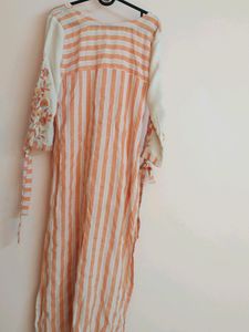 Very Beautiful Looking Kurta