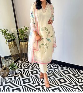 Elegant Floral Kurta Set