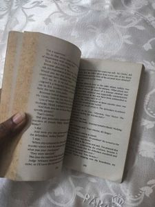 2 Novels Of Amish &amp; Sidney Sheldon
