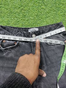 Staight Nee Cut Jeans For Girls
