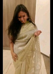 Saree Without Blouse