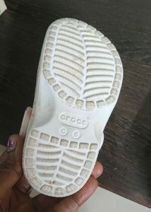 A new original crocs clogs for girl 2 years