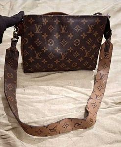 Louis Vuitton (Non Automatic)