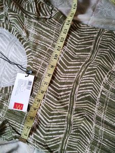 W kurta Size 6 tagged Bust 77 cm