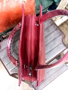 Elegant Premium Quality Red 🍒 Handbag 👜