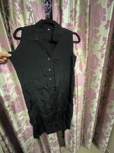 A Casual Black Straight Shift Dress