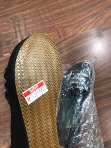 Chic Black Wedges Size UK4