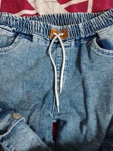BLUE JEANS FOR WOMEN