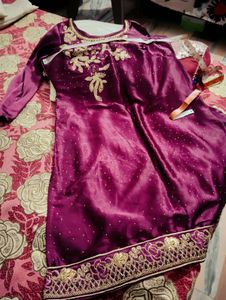 Elegant Embroidered Kurti