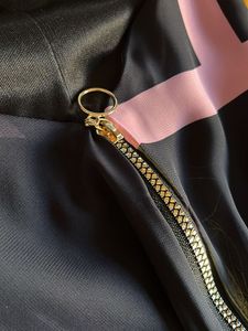 would pair up amazingly with a crop top nd jeans