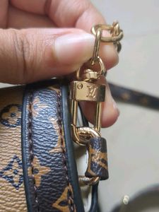 Louis Vuitton Mobile Sling
