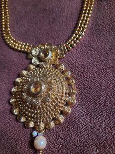 Elegant Gold-Tone Statement Necklace