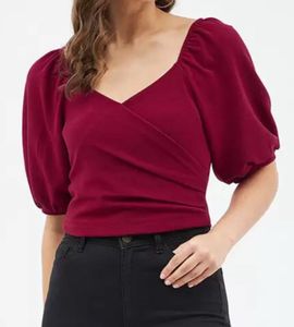 Harpa Women Maroon Sweetheart Neck Crop Top