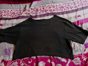 Graphic Crop Top