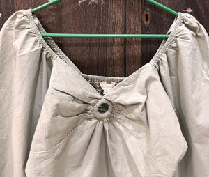 Sim &amp; Sam Green Puff Sleeves Top!💚