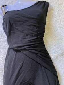 Chic Black One-Shoulder Dress