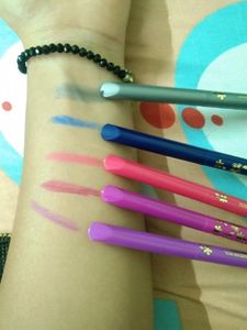 @12 Per Piece Beautiful Colours Eye And Lip Liner