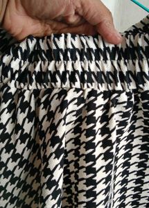 🖤🤍 Premium Houndstooth Mini Skirt for Women