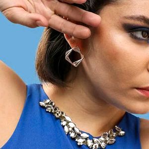 Modern Chic Earrings – Effortlessly Elevate