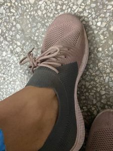 Two-Tone Knit Running Shoe