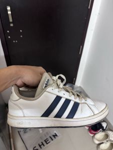 Adidas Sneakers