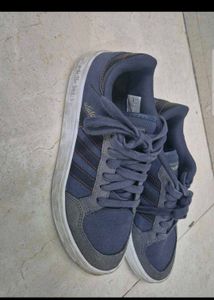 Adidas Sneakers