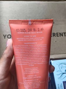 Foxtale Super Glow Face Wash