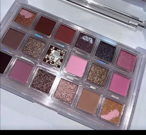 Huda Beauty Quartz Pallet(dupe )
