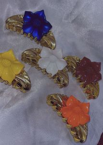 Chic Floral Gold Claw Hair Clips