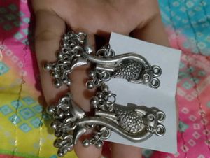 Set Of Two Silver Earrings 💞