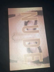 NUDE EYESHADOW PALETTE