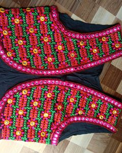 Embroidered Kiti