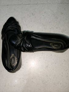 Black Knot Detail Ballerinas