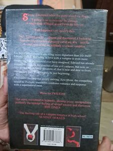 New Moon by Stephenie Meyer